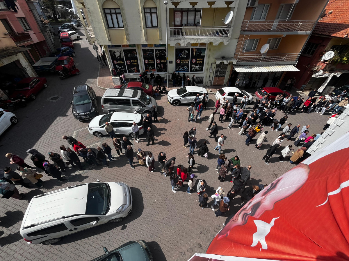 Kemalpaşa'da Ön Seçime Yoğun İlgi