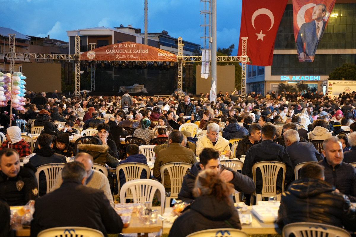 Türkmen Binlerce Kemalpaşalı İle İftar Yaptı